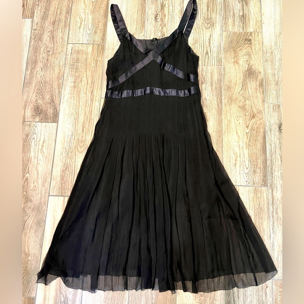 SAJA Sleeveless Silk Chiffon V-Neck Pleated Midi Slip Cocktail Dress Size 6